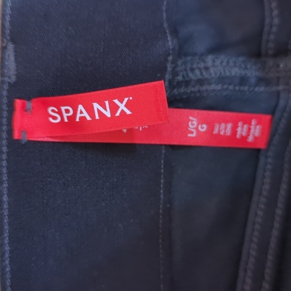 SPANX Stretch Twill Ankle Cargo Pant Washed Black Women's Size L - Picture 4 of 8